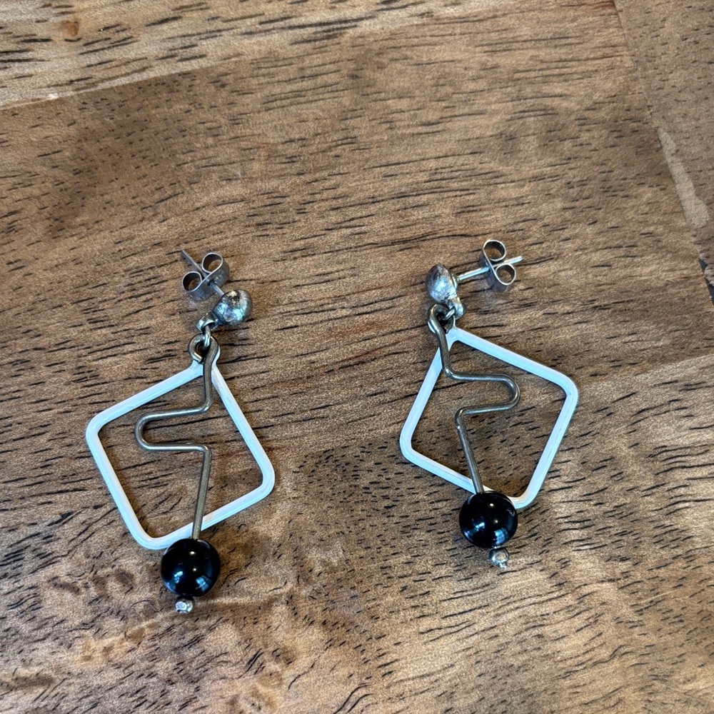 Cute vintage 80’s earrings